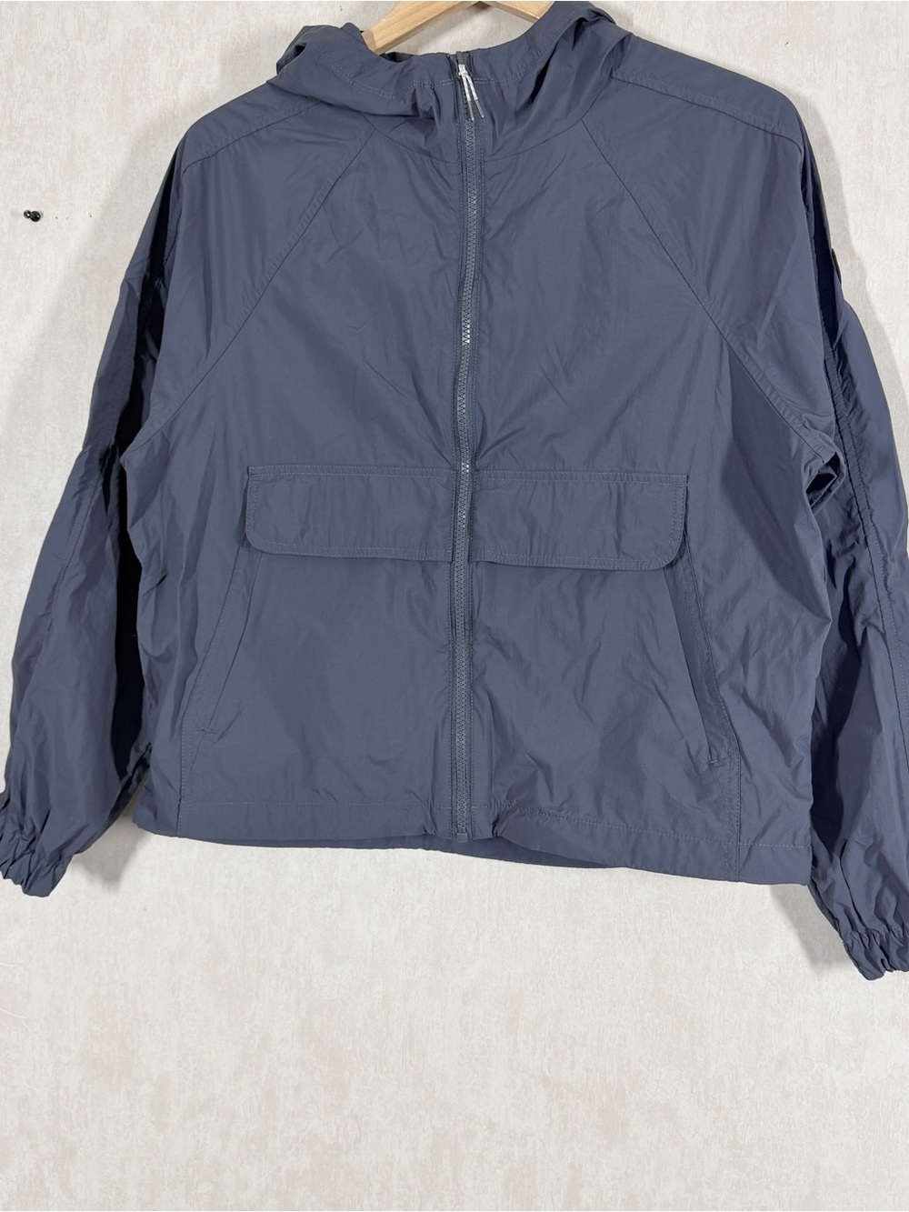 Vuori Women’s Shores Jacket Full Zip Hooded Lightweight Running in Gray XS - Picture 5 of 11